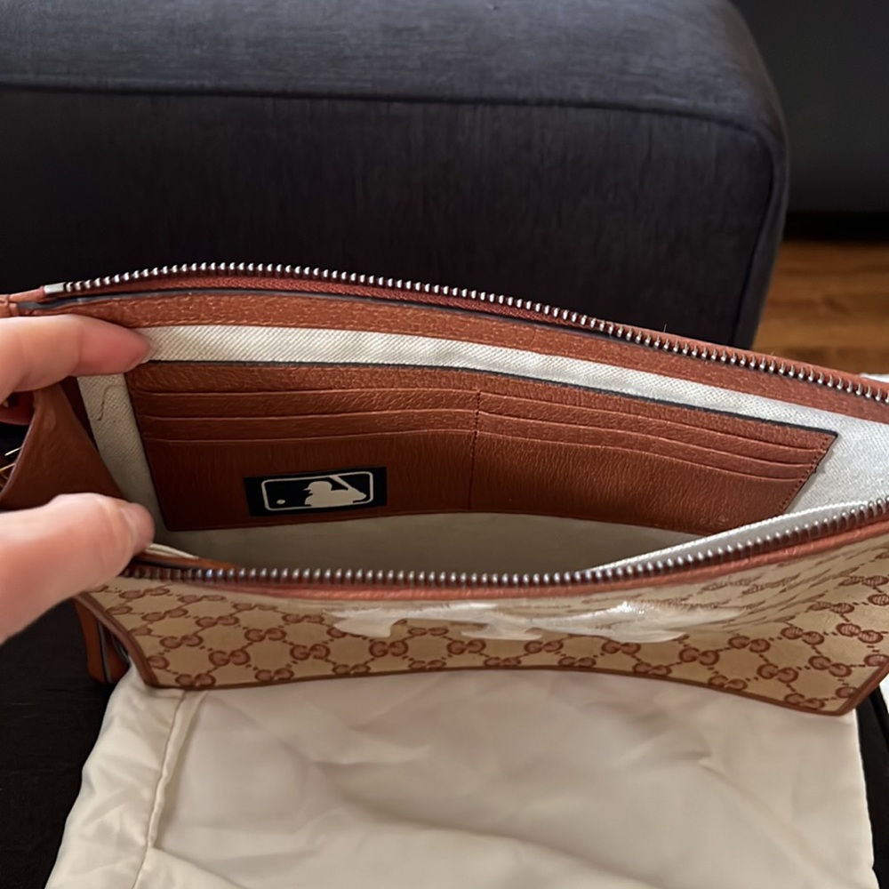 Gucci Yankees Clutch - Picture 6 of 6